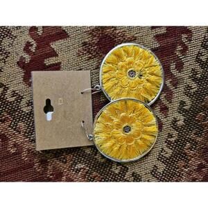 Zad handmade embroidered Earrings - yellow flower - made in India - New - NWT